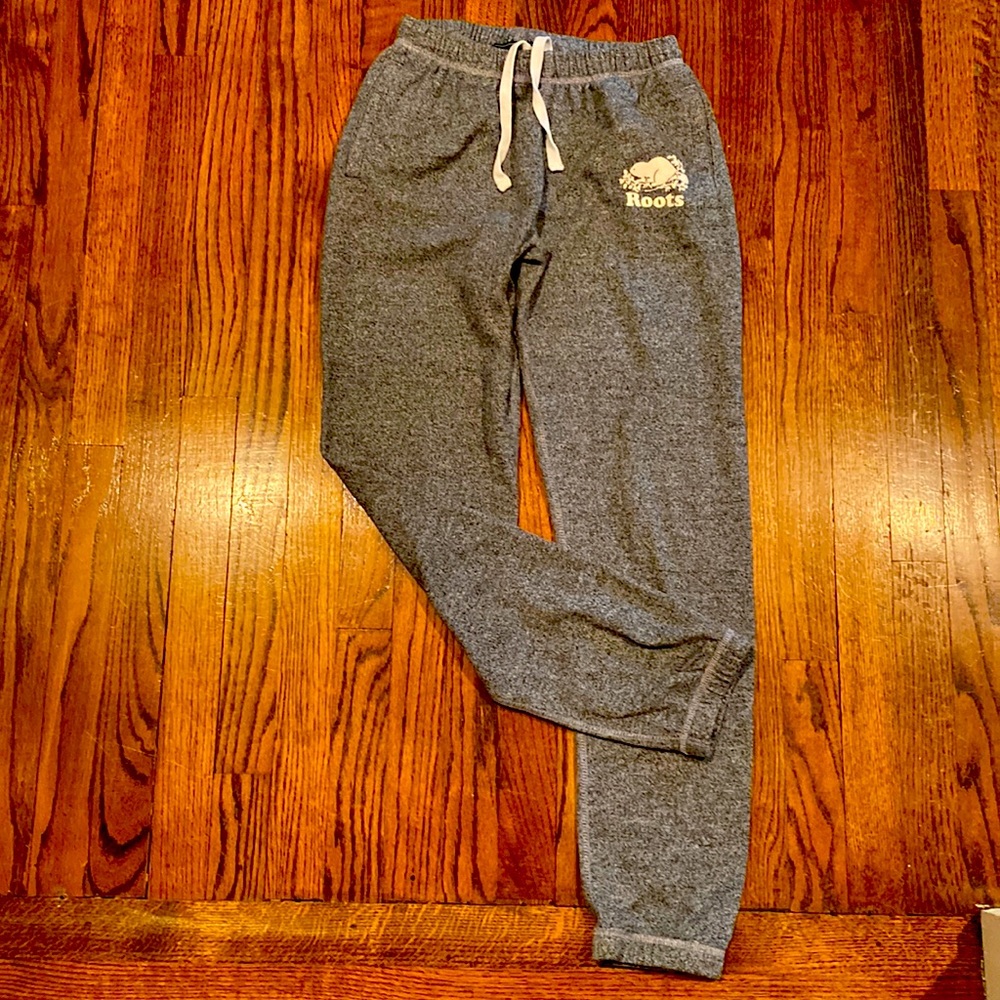 Roots women’s XS original organic sweatpants salt and pepper